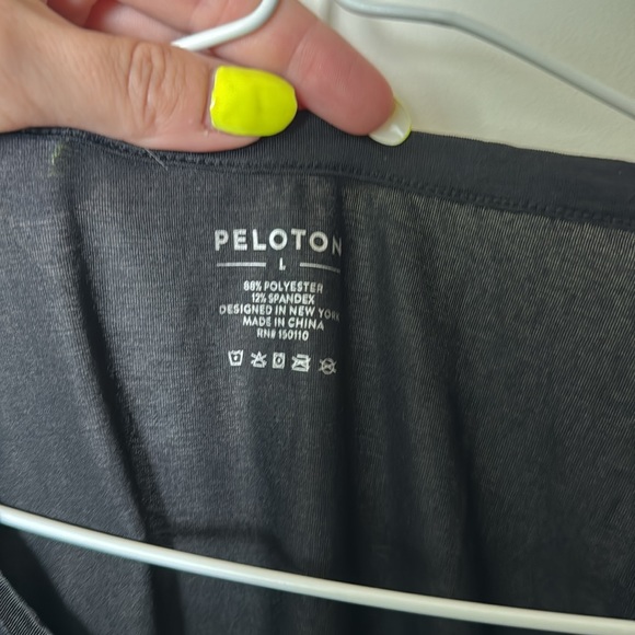 Peloton tank size large - Picture 8 of 8